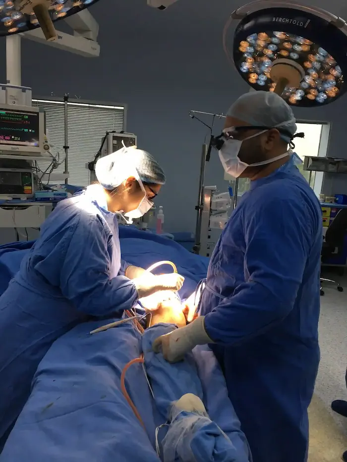 Inside the operating room &mdash; Advitya Healthcares